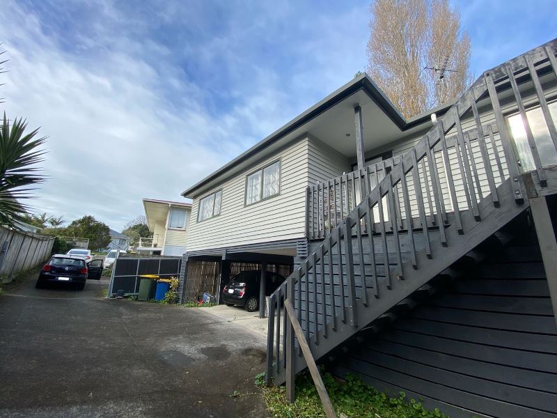 Part furnished 3 bedroom 2 bathroom family home photo