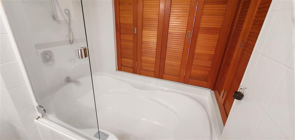 CITY CENTRAL - Furnished Studio, 1 Carpark, Water & Power Included photo