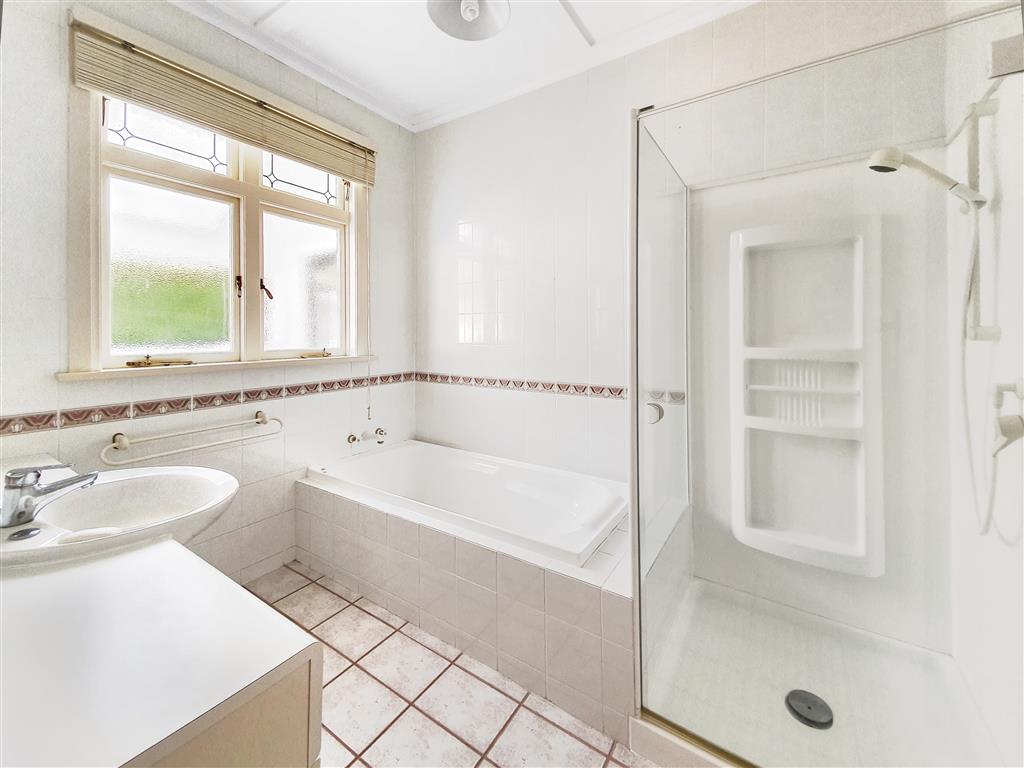 ST HELIERS - Location, Privacy, & Water View  photo