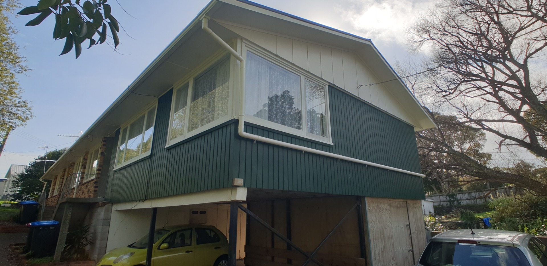 MT ALBERT : New North Road  Great location two bedroom brick and tile unit in block of only three photo