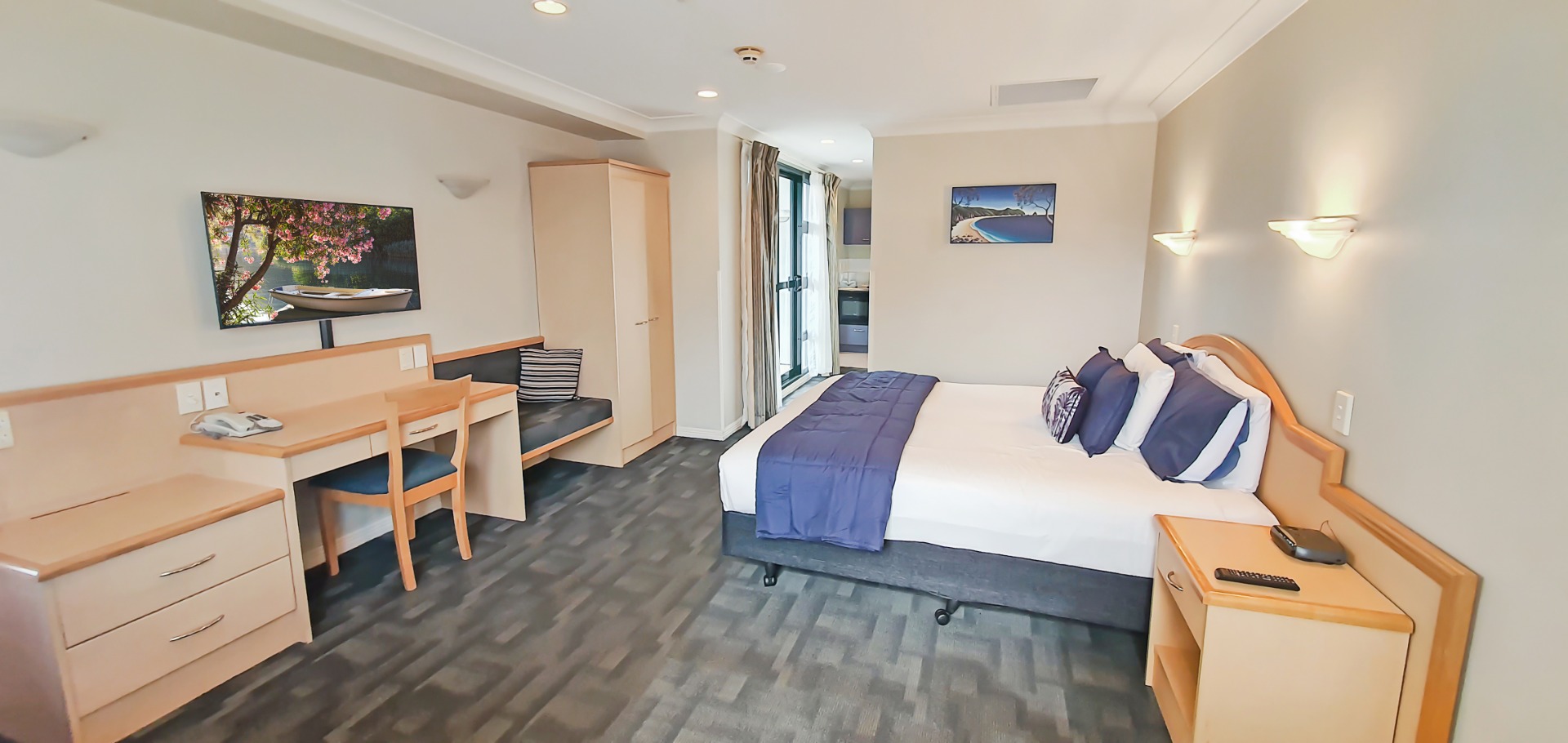 Affordable Studio - Secure Corner Apt photo