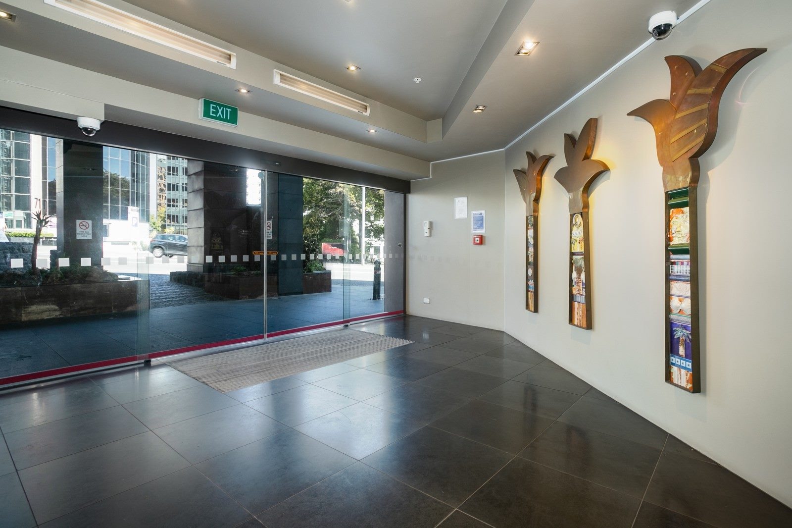 City Centre - 3 Bedrooms Secure Building! Water Included! photo