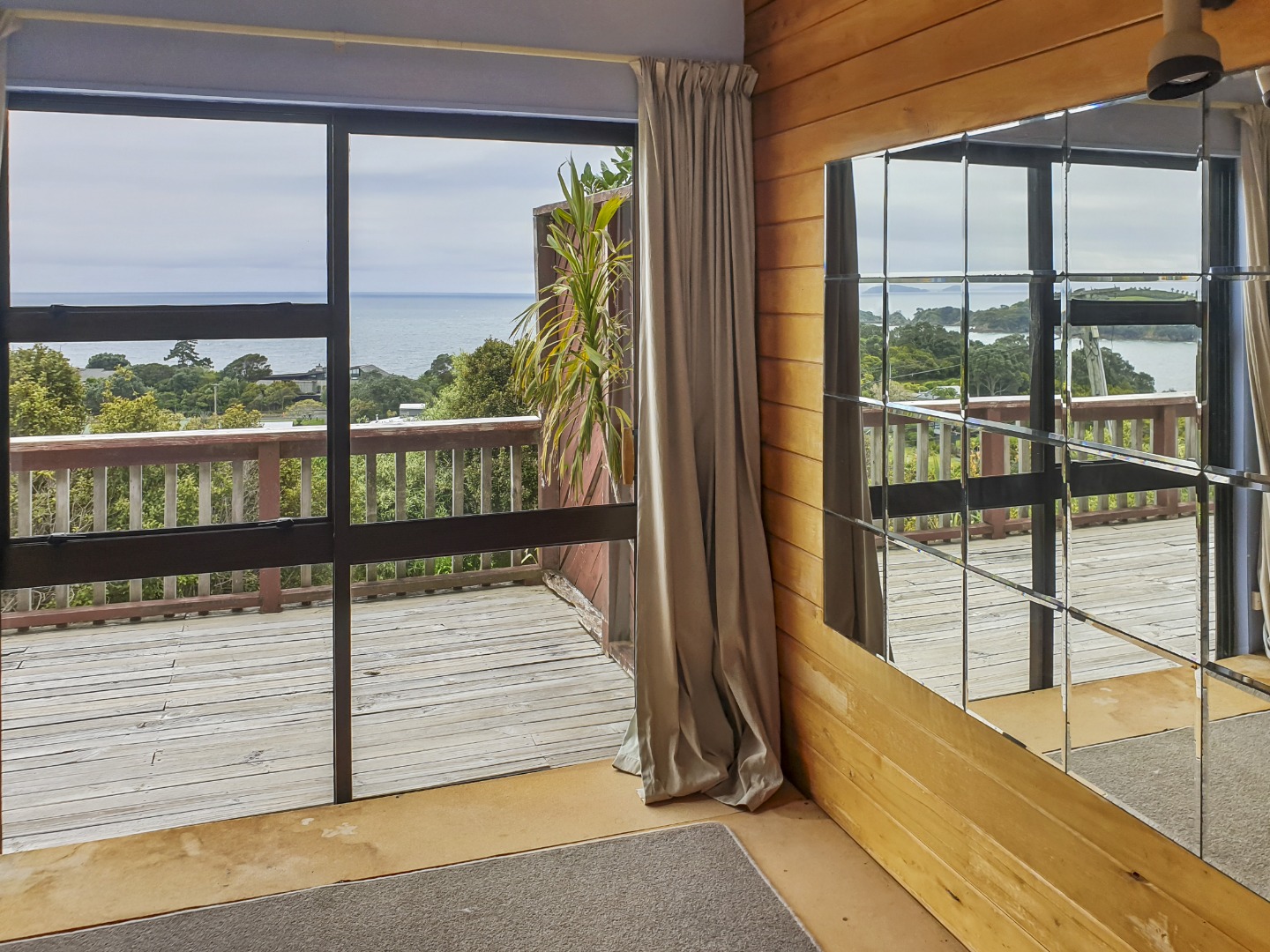 **Spacious 3-Bedroom Family Home in Oneroa – $750 per Week** photo