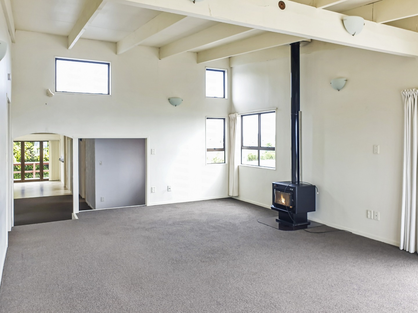 **Spacious 3-Bedroom Family Home in Oneroa – $750 per Week** photo