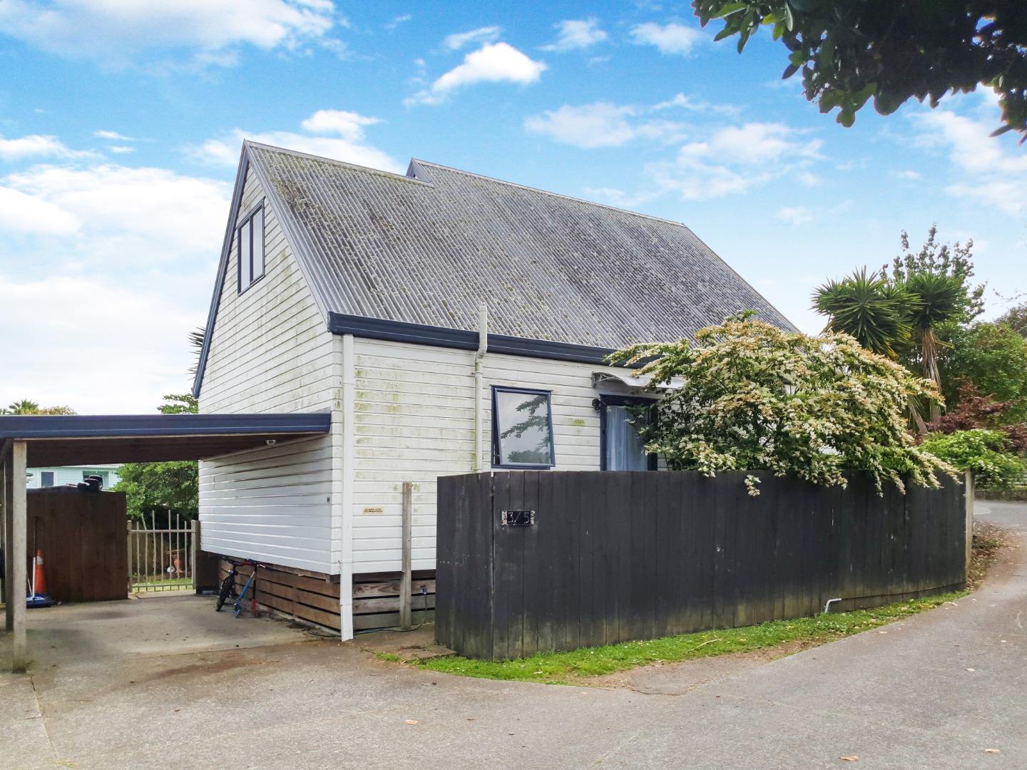 Manurewa - 3 Bedrooms with Fully Fenced Yard photo