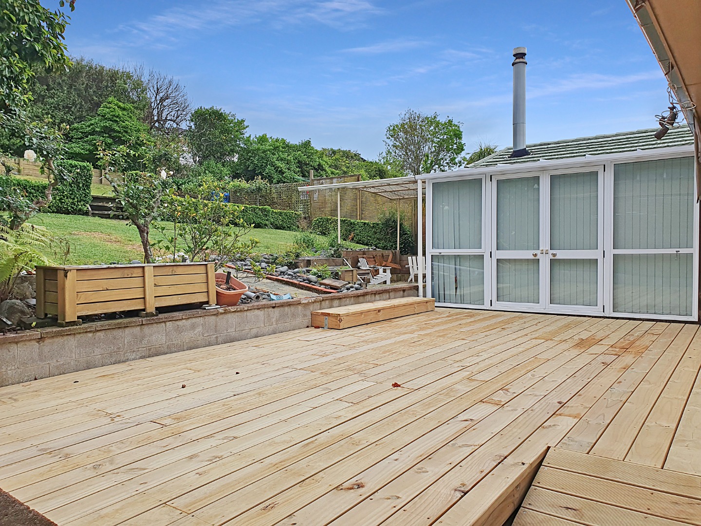 REMUERA - 3 Bedroom House with Double Garage photo