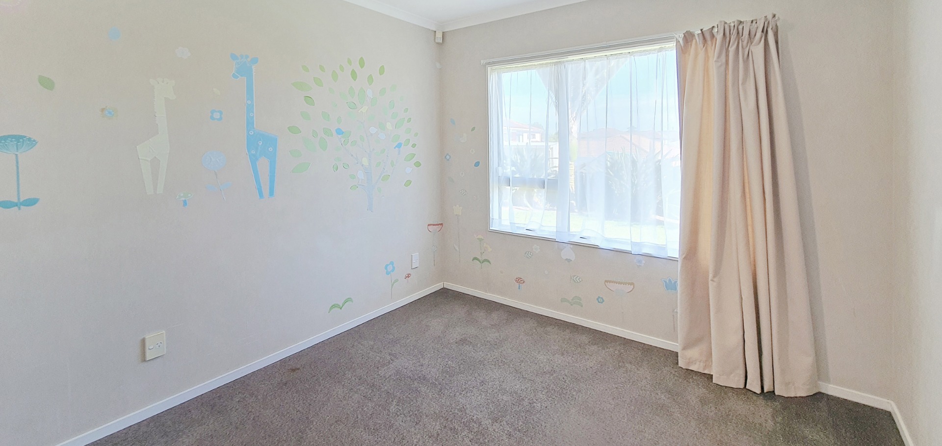 CLENDON PARK - 3 Bedroom Family Home Passed All Healthy Home Requirements  photo