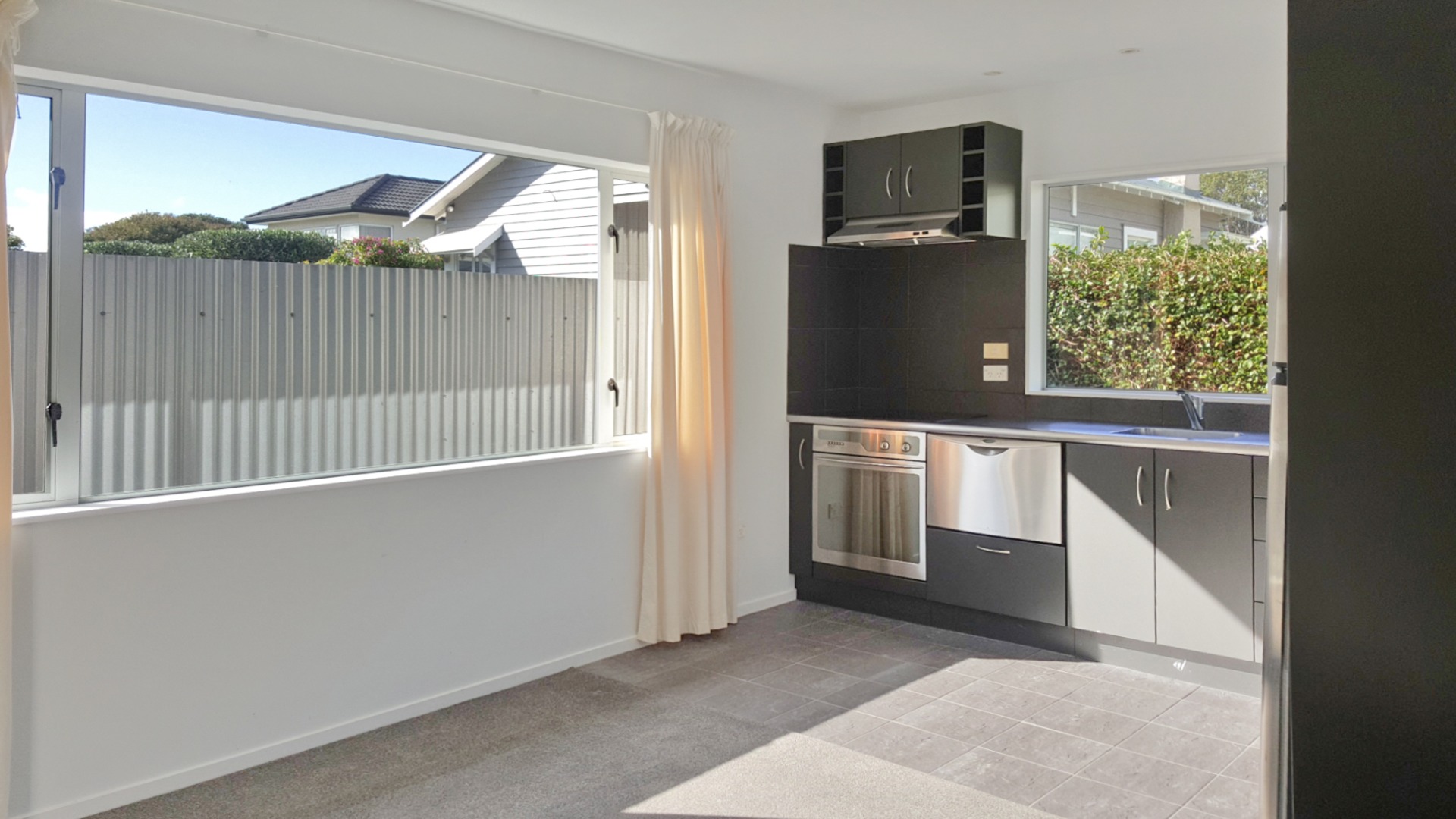 Flexible Family Living with Self-Contained Flat photo