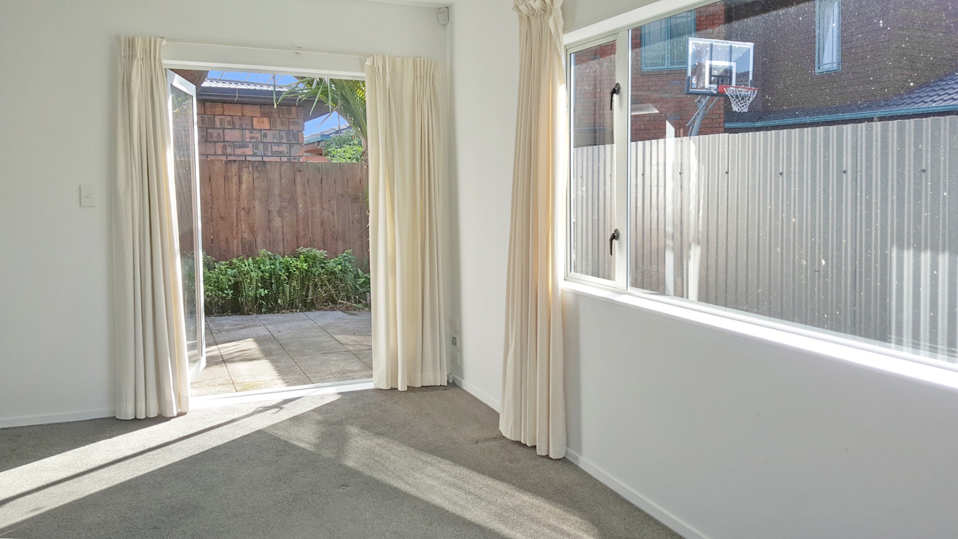 Flexible Family Living with Self-Contained Flat photo