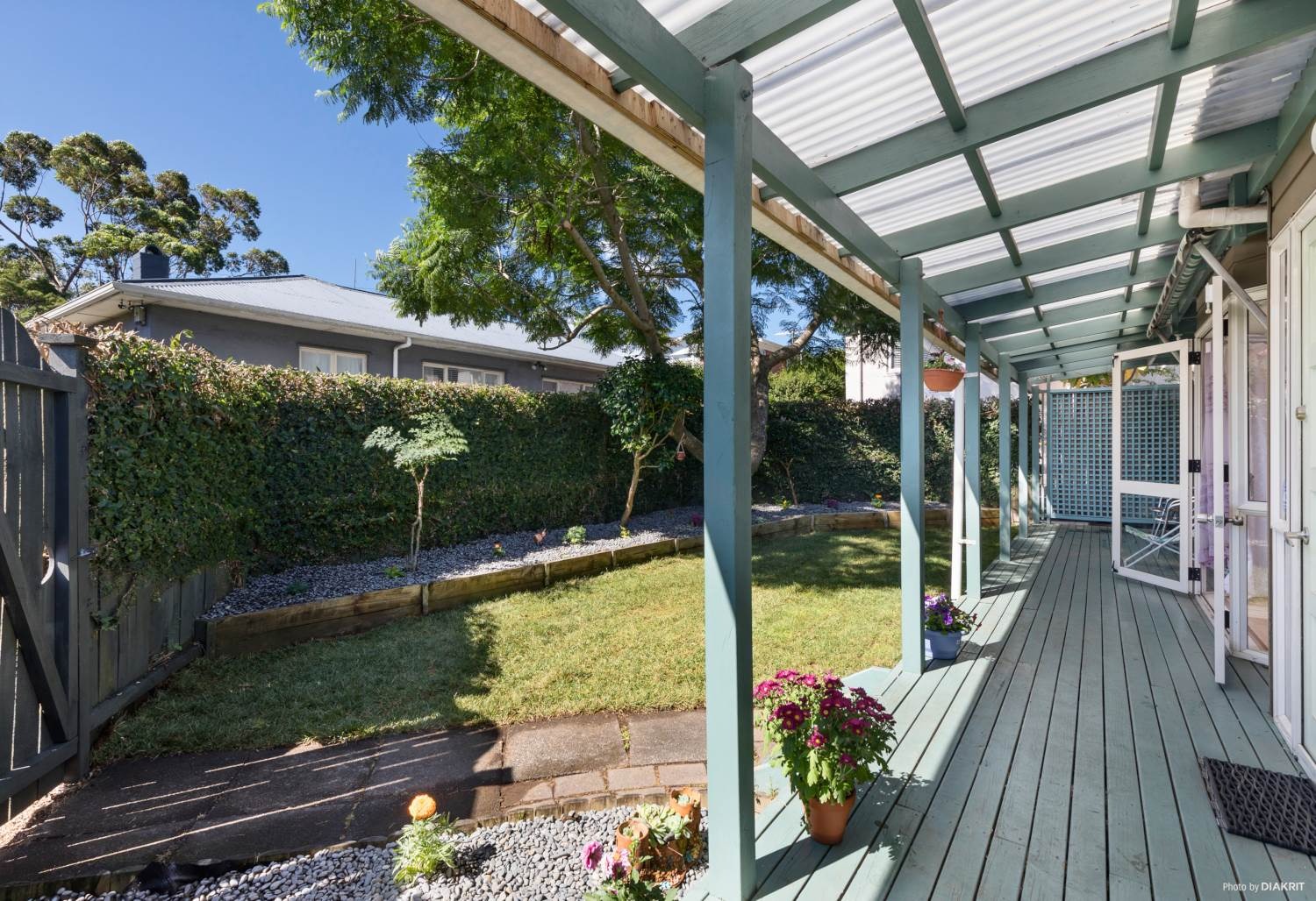 BLOCKHOUSE BAY - 3 Bedroom Fully Fenced Home photo