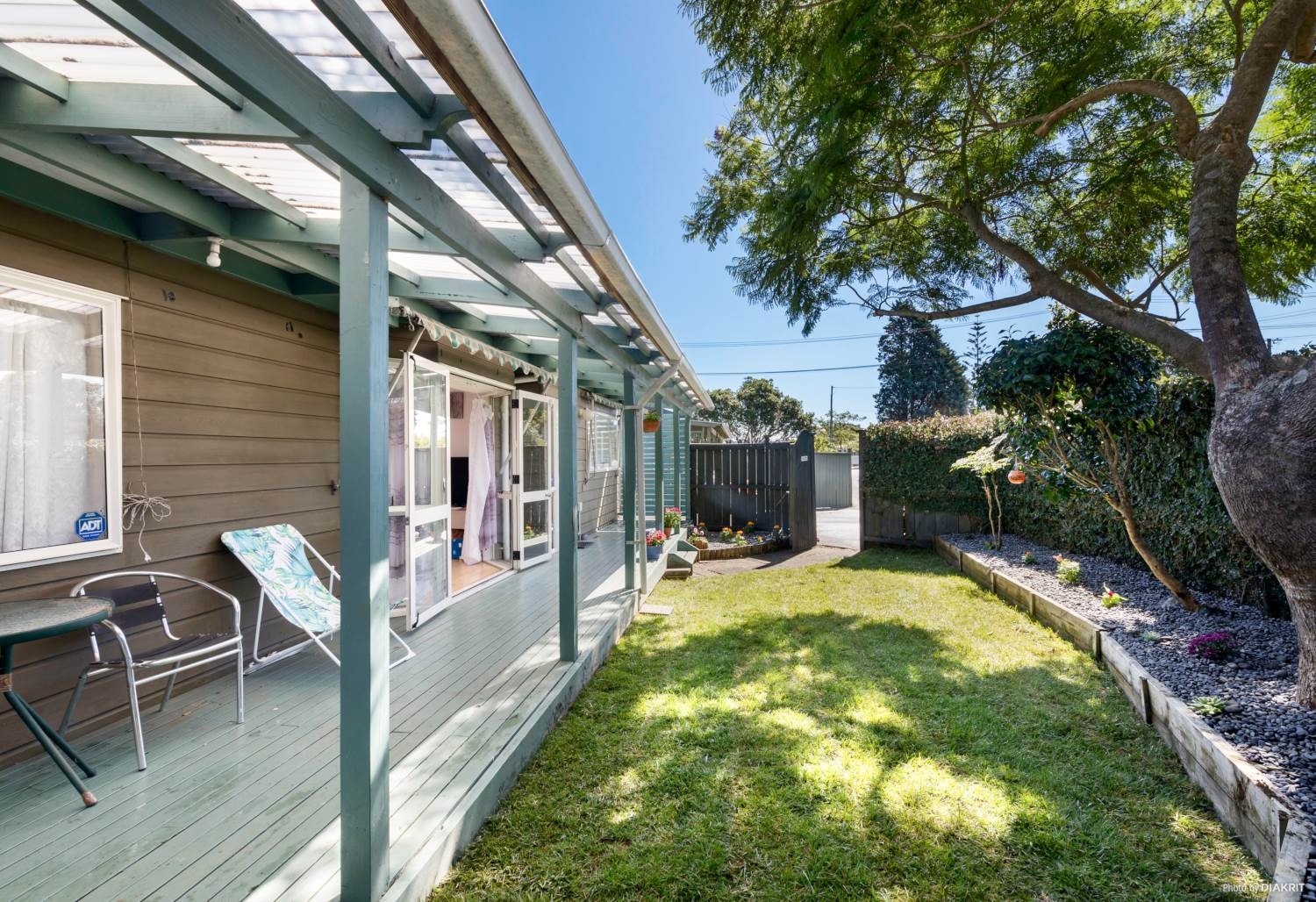 BLOCKHOUSE BAY - 3 Bedroom Fully Fenced Home photo