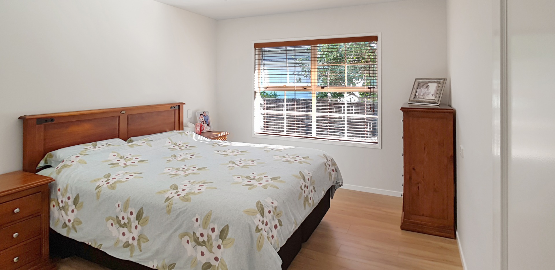 REMUERA - Location! Location! Location! photo