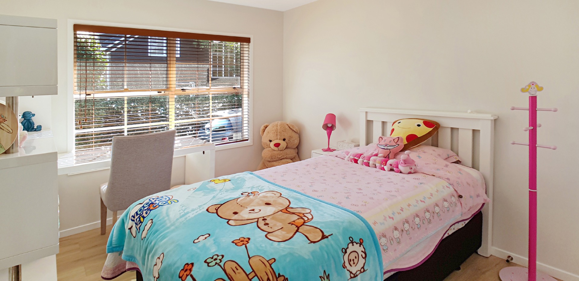 REMUERA - Location! Location! Location! photo