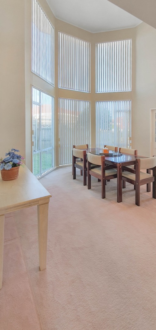 HOWICK - Spacious Home over 300sqm Floor Area photo