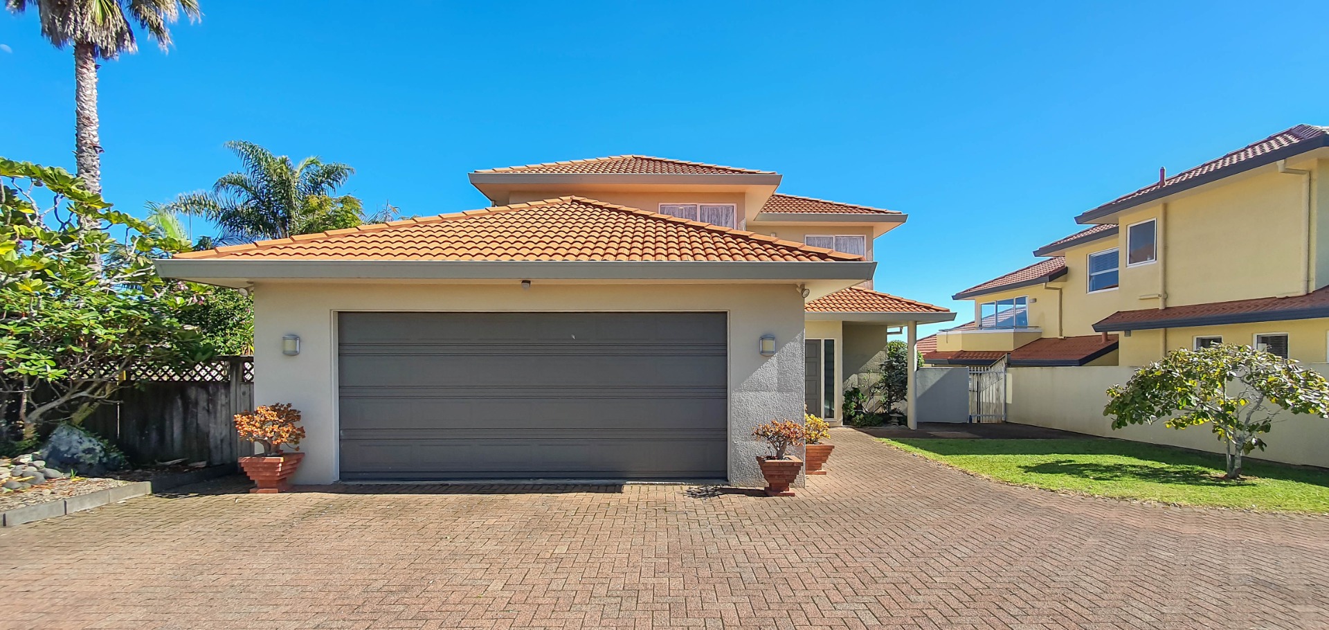 HOWICK - Spacious Home over 300sqm Floor Area photo