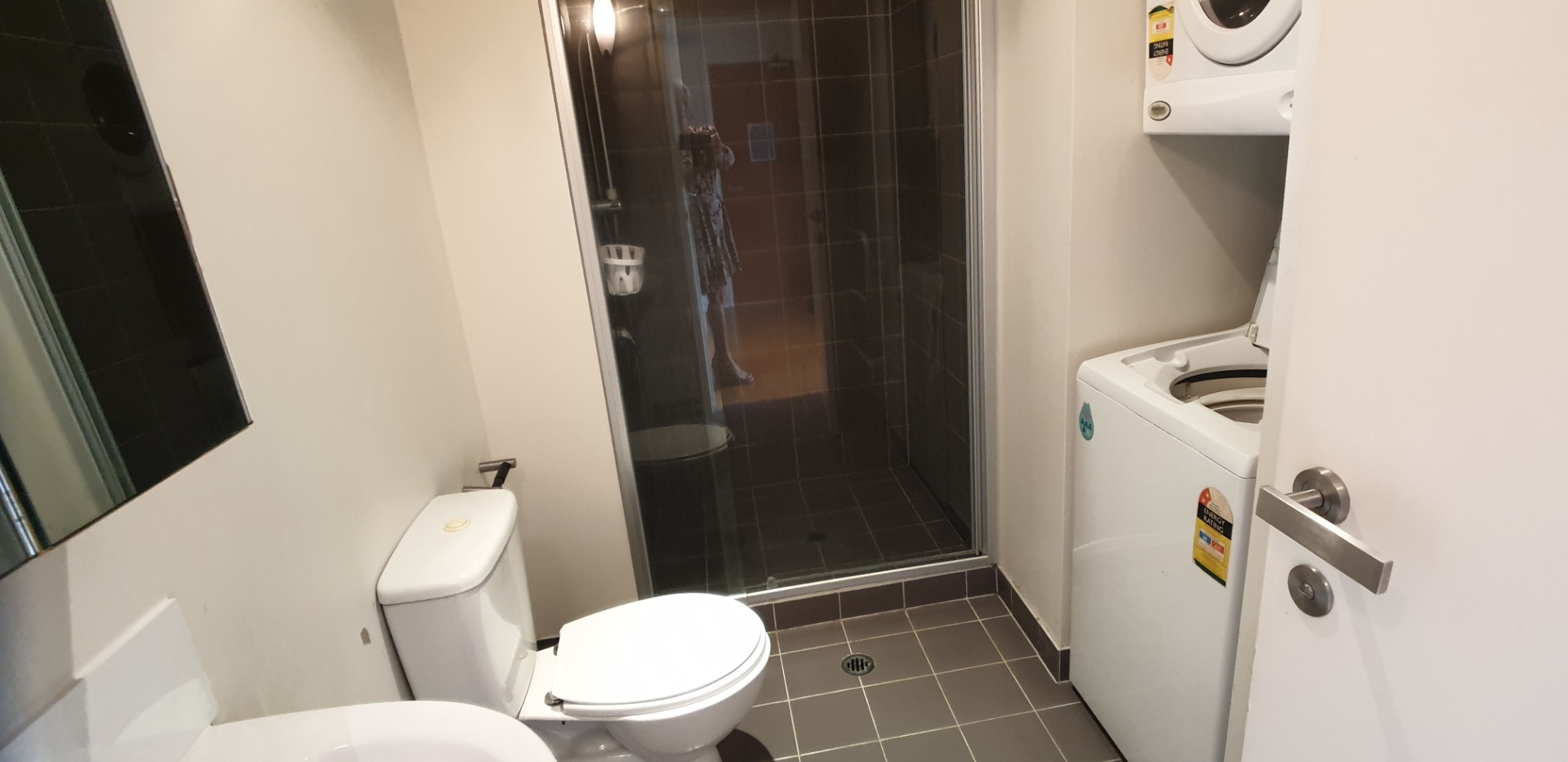 AUCKLAND CITY:  Eden Terrace 8th floor one bedroom apartment with sea and city views photo