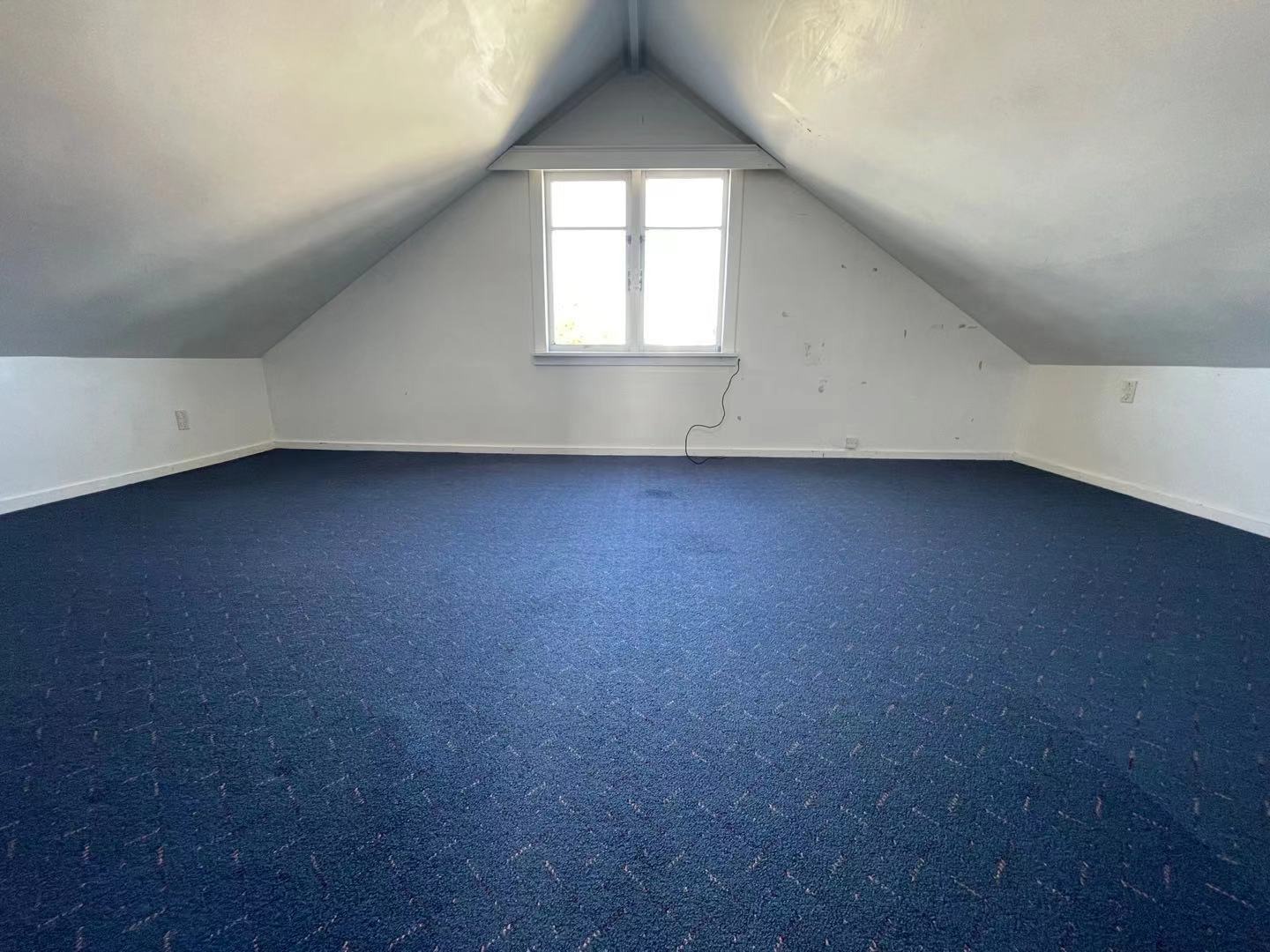 2 bedroom house (optional to rent a 2 bedroom sleepout) photo