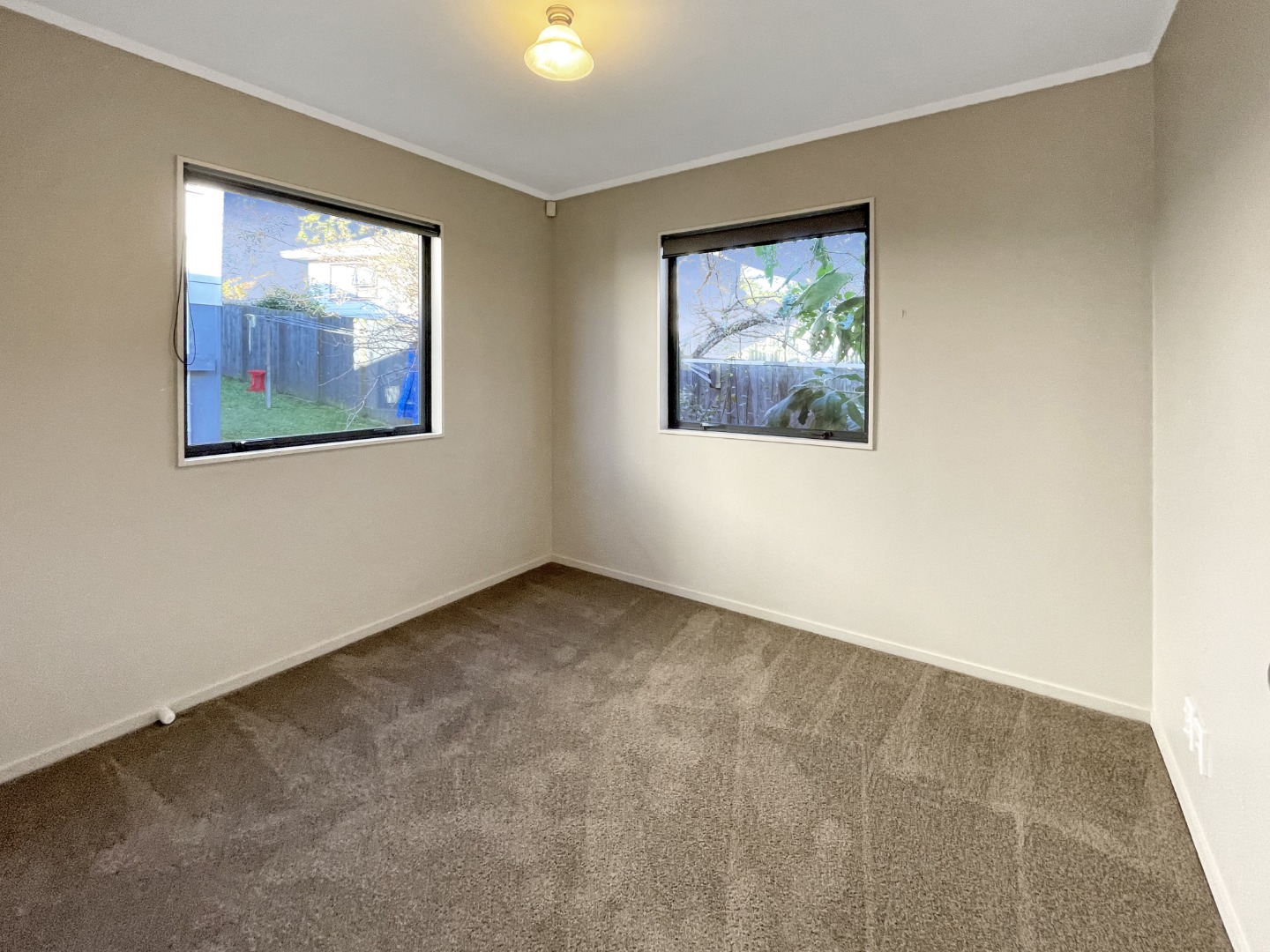 CLENDON PARK - Cute Small Home photo