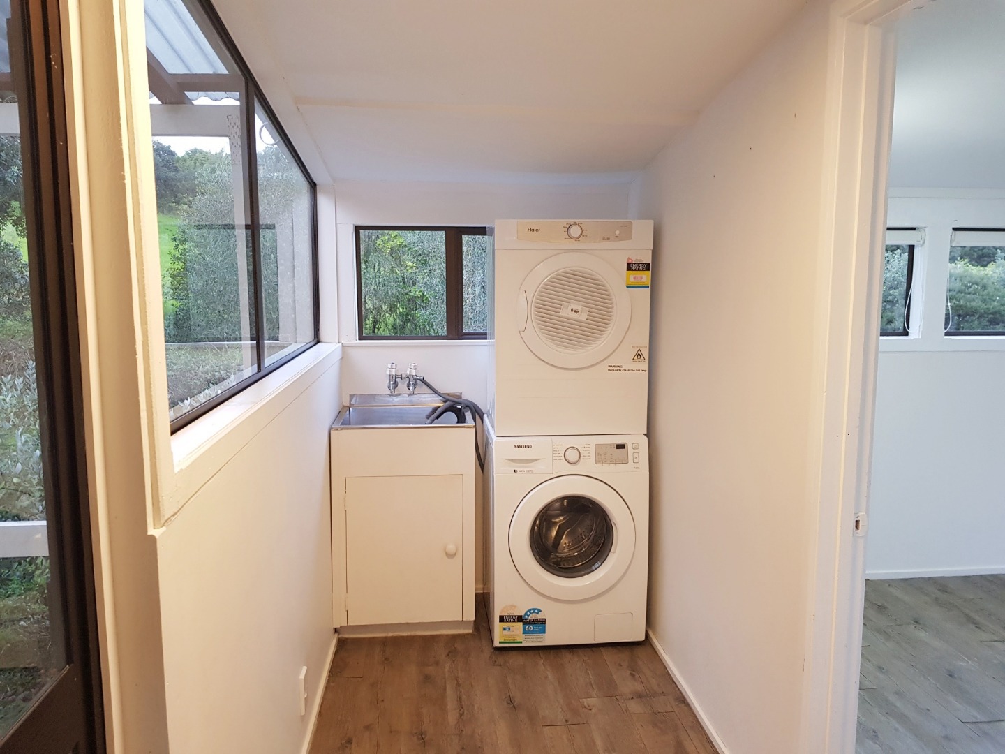 Ostend 3 bedroom / 2 bathroom $730 p/w photo