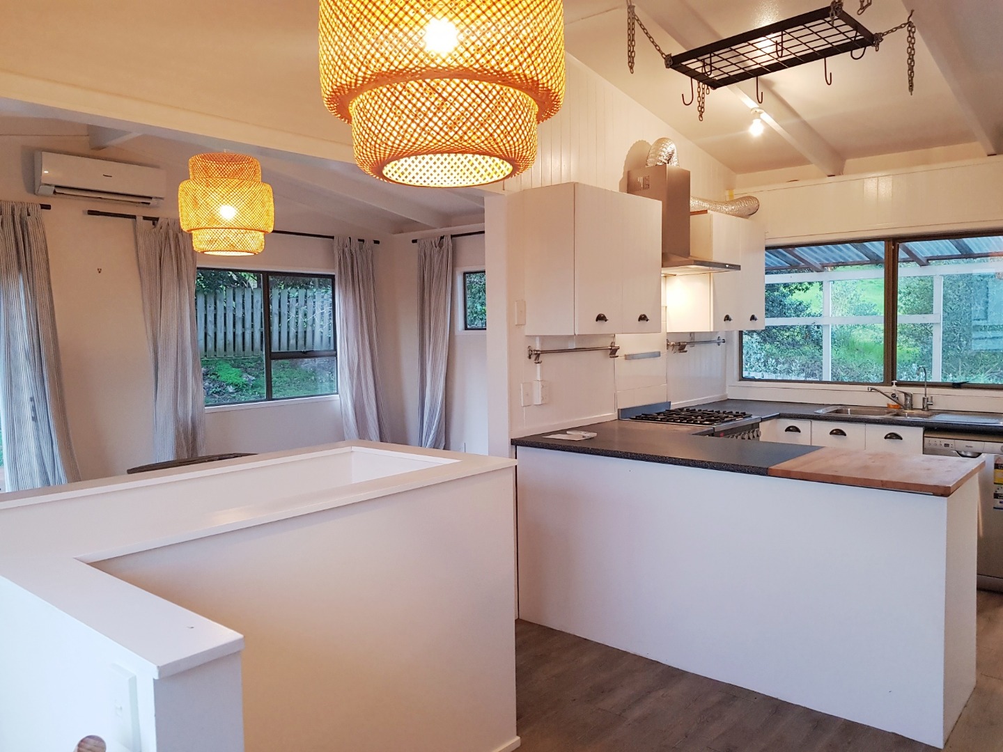 Ostend 3 bedroom / 2 bathroom $730 p/w photo