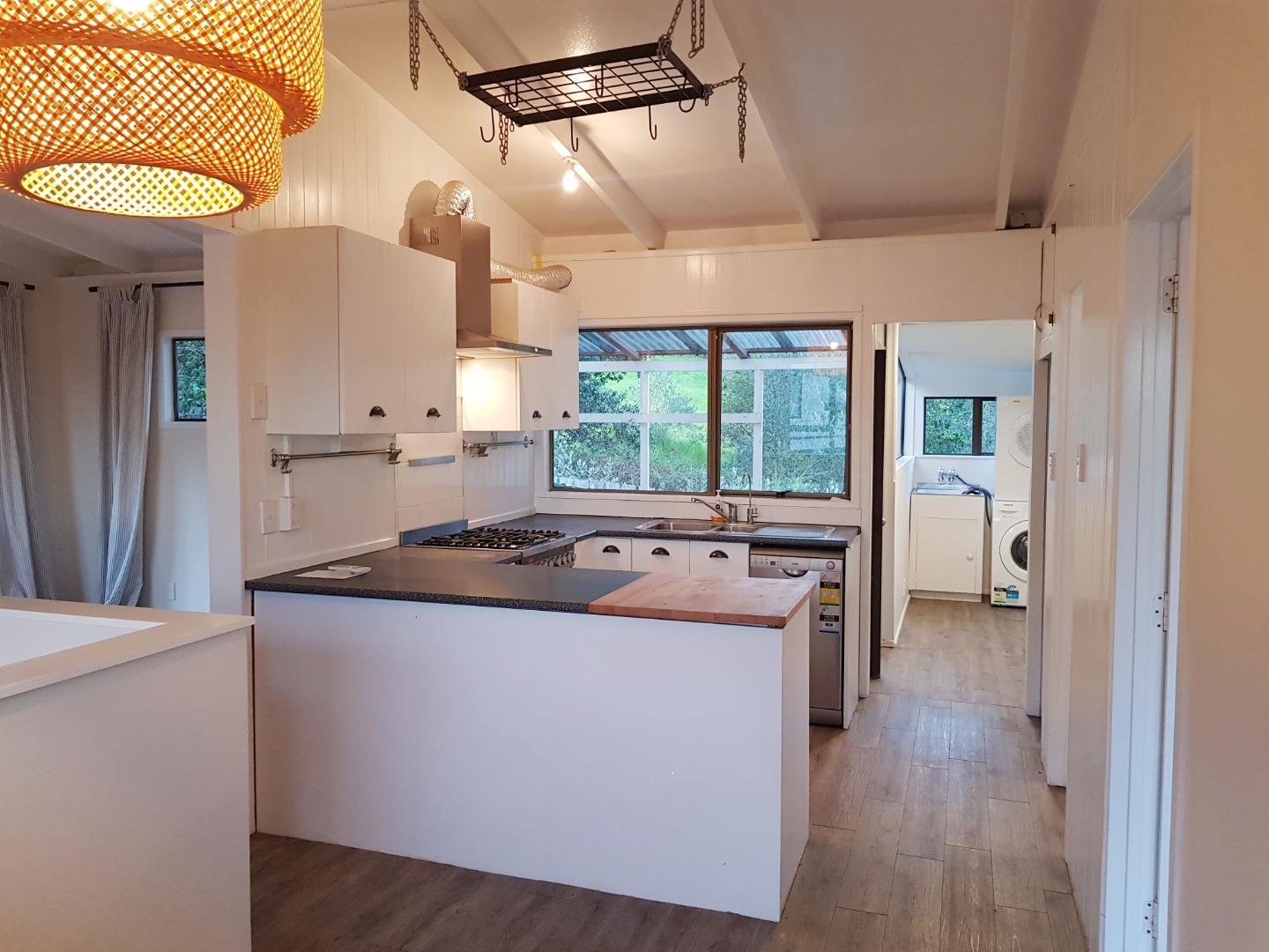 Ostend 3 bedroom / 2 bathroom $730 p/w photo