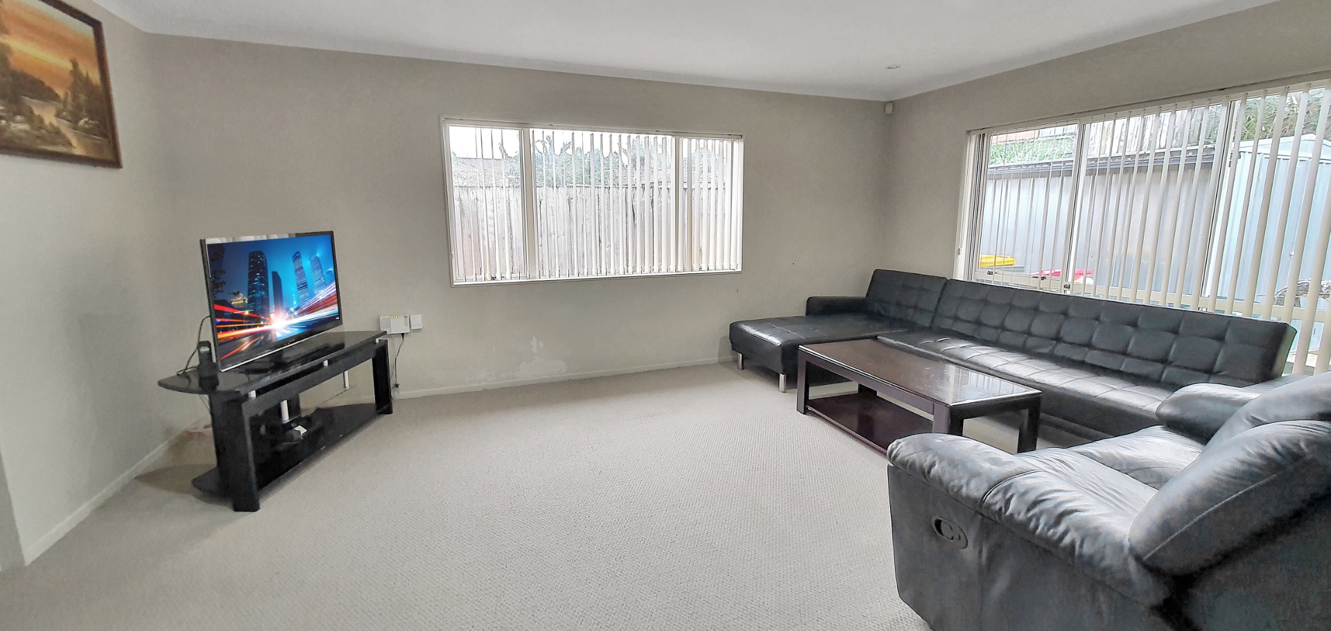 MANUREWA - 4 Bedroom Home  photo