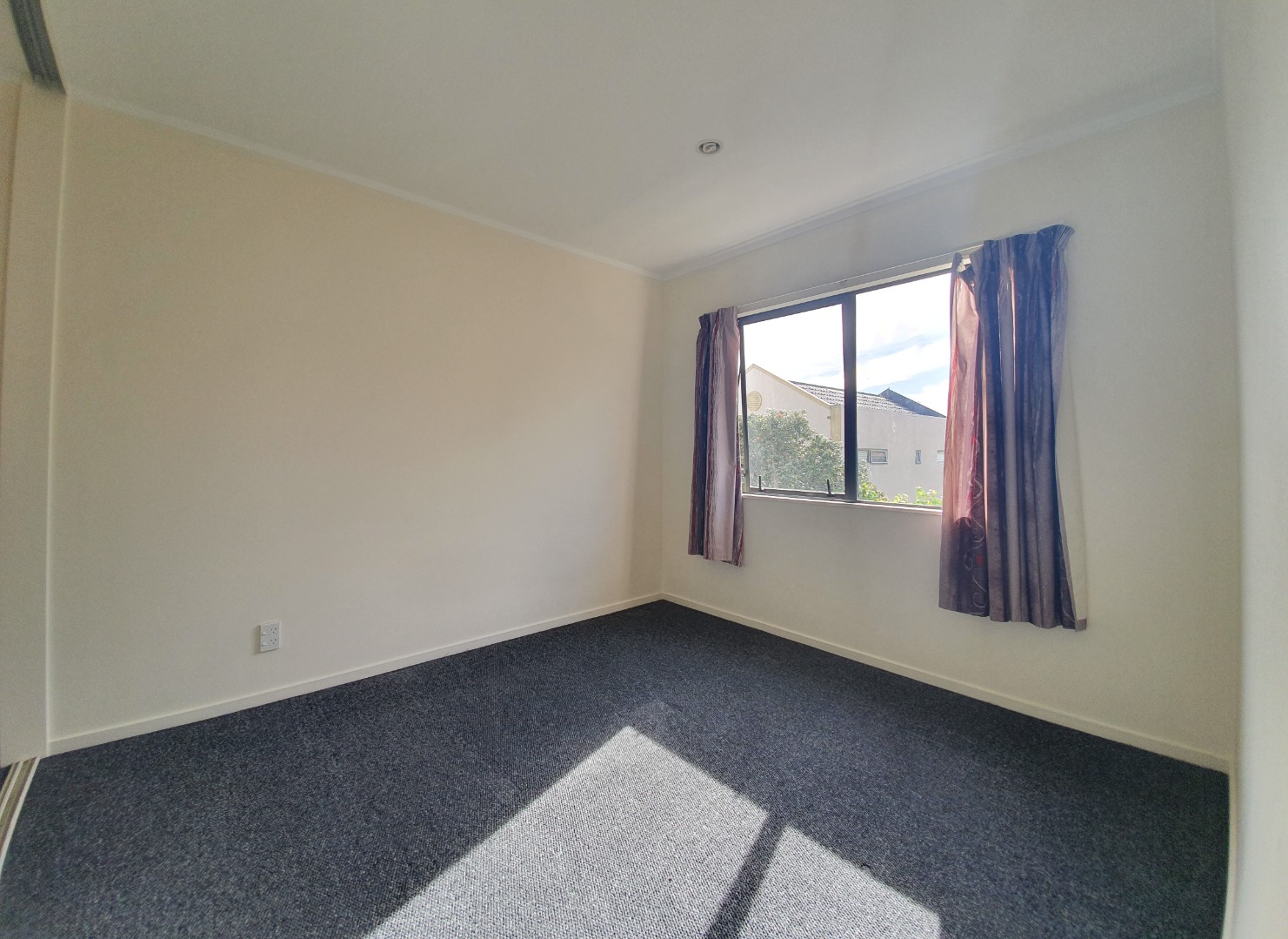 New Lynn - 3 Bedroom Townhouse  photo