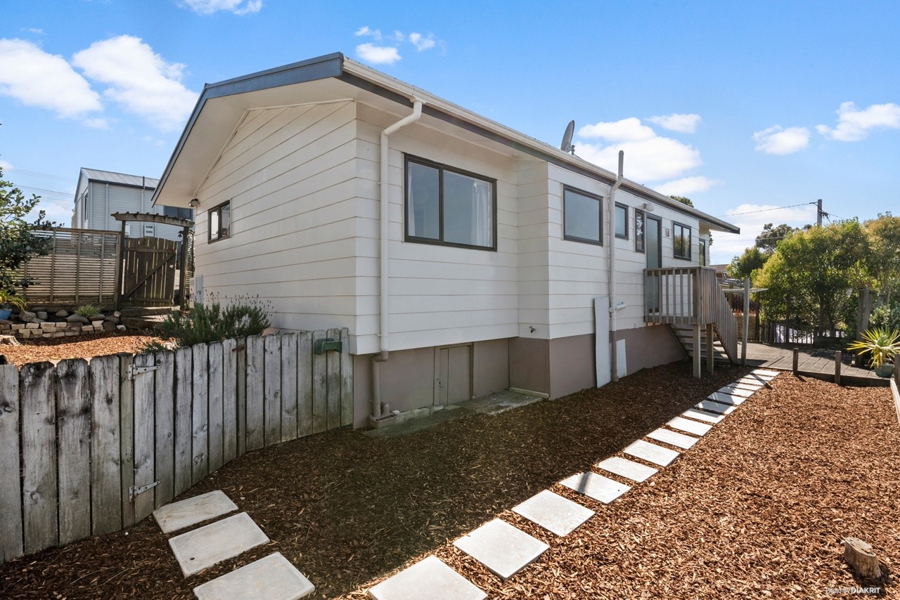Totara Vale, 3bedroom  photo
