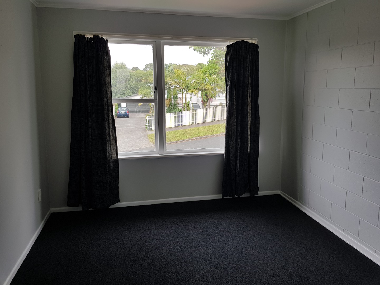 SAINT JOHNS - 2 bedroom Flat - Water Included - Redecorated photo