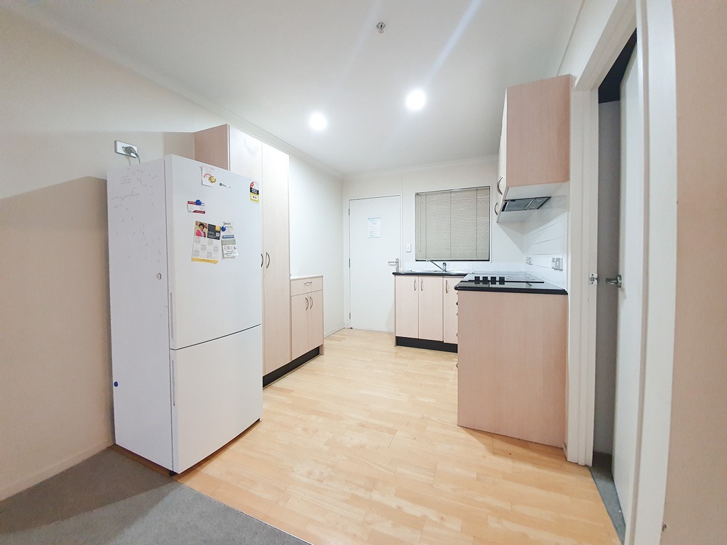Newmarket - 2 Bedroom/2 Bathroom Apartment with 1 Carpark photo