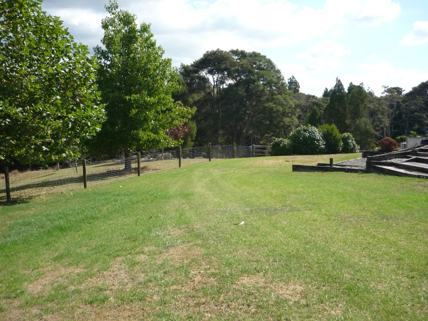 RURAL LIFESTYLE- URBAN FRINGE, FOUR BEDROOMS + ROOM FOR GRANNY! photo