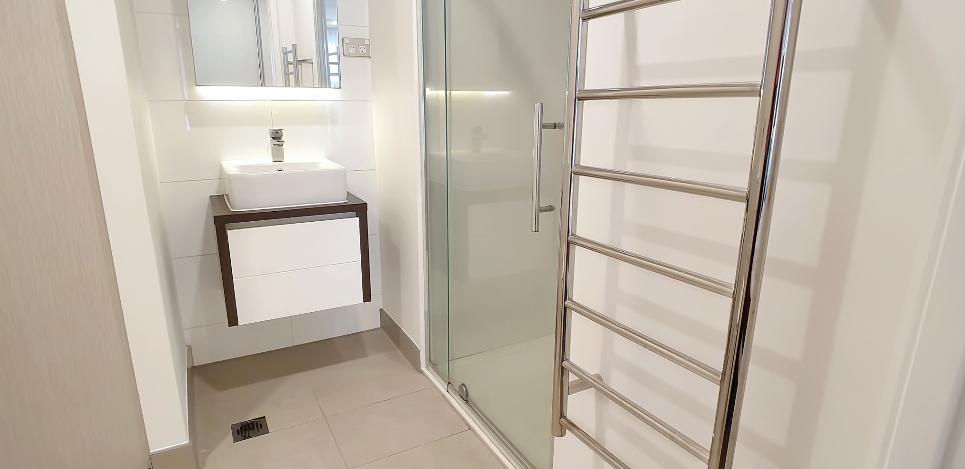 City Centre - 1 Bedroom Apartment photo