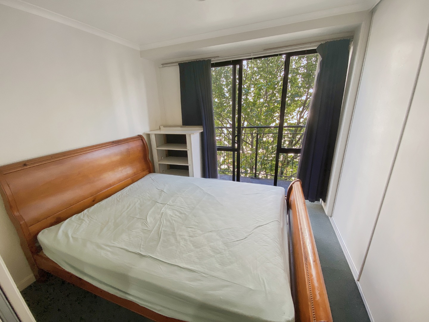 CITY CENTRE - Studio Apartment - Available NOW! photo
