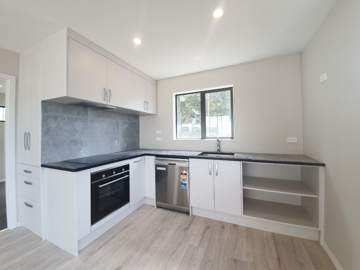 2 Bedroom Unit in Browns Bay  photo