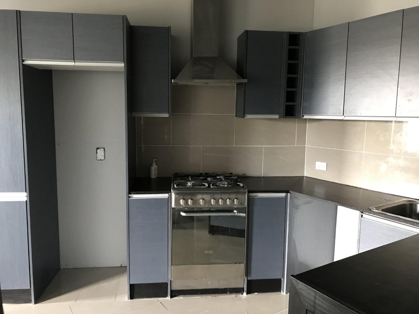 Character 3-level property in CBD photo