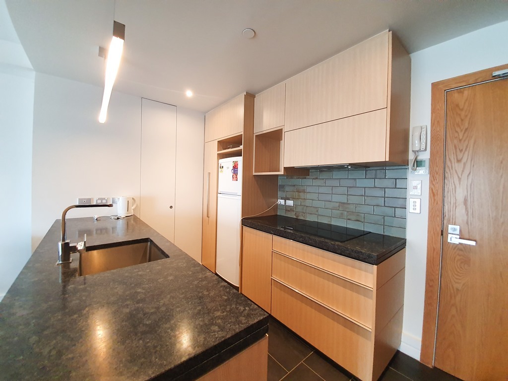 CITY CENTRE - 2 Bedroom Apartment Close to Universities  photo