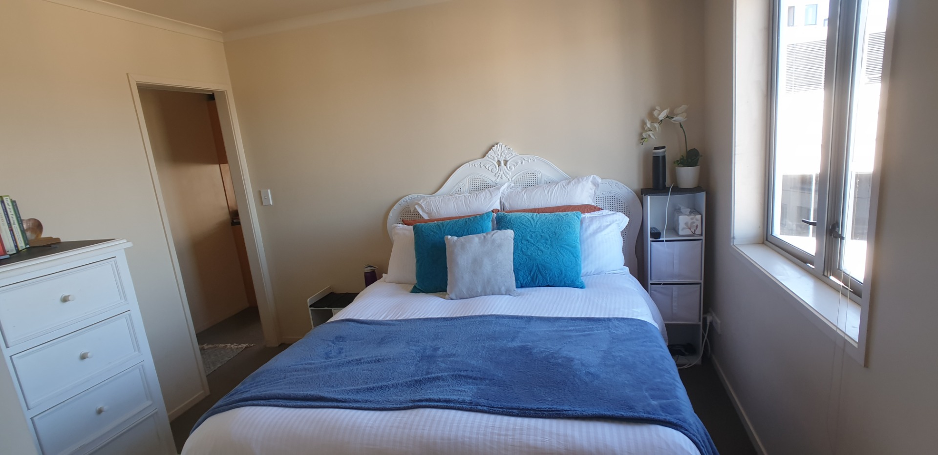 PENTHOUSE - 2 Bedrooms, Unfurnished, CAR PARK Included photo