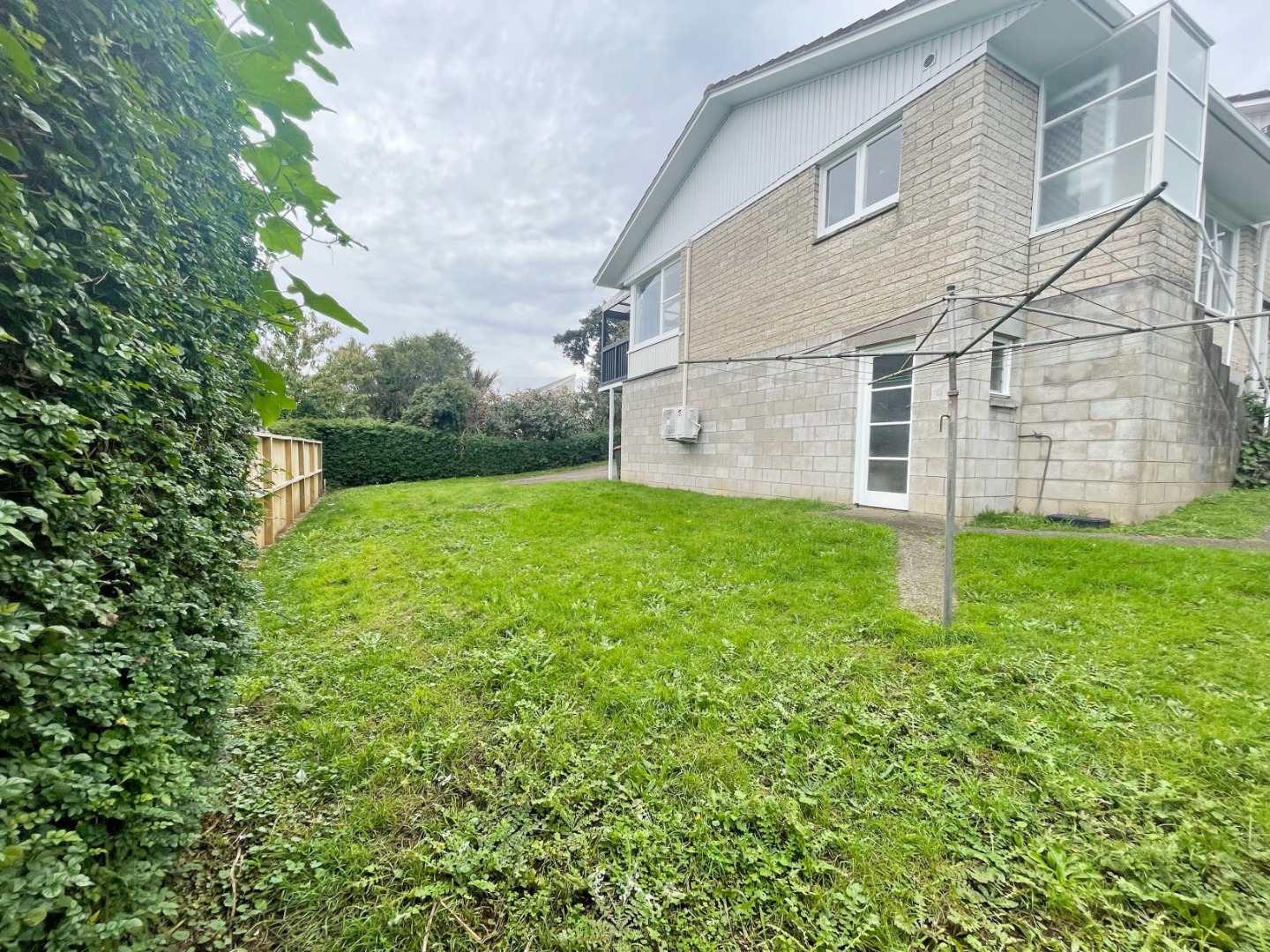 Cozy two bedroom unit in Mount Roskill photo