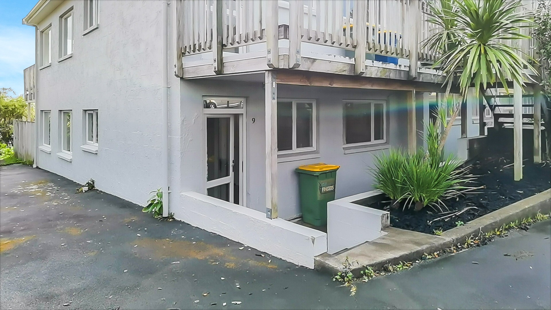 2 bedroom downstairs apartment photo