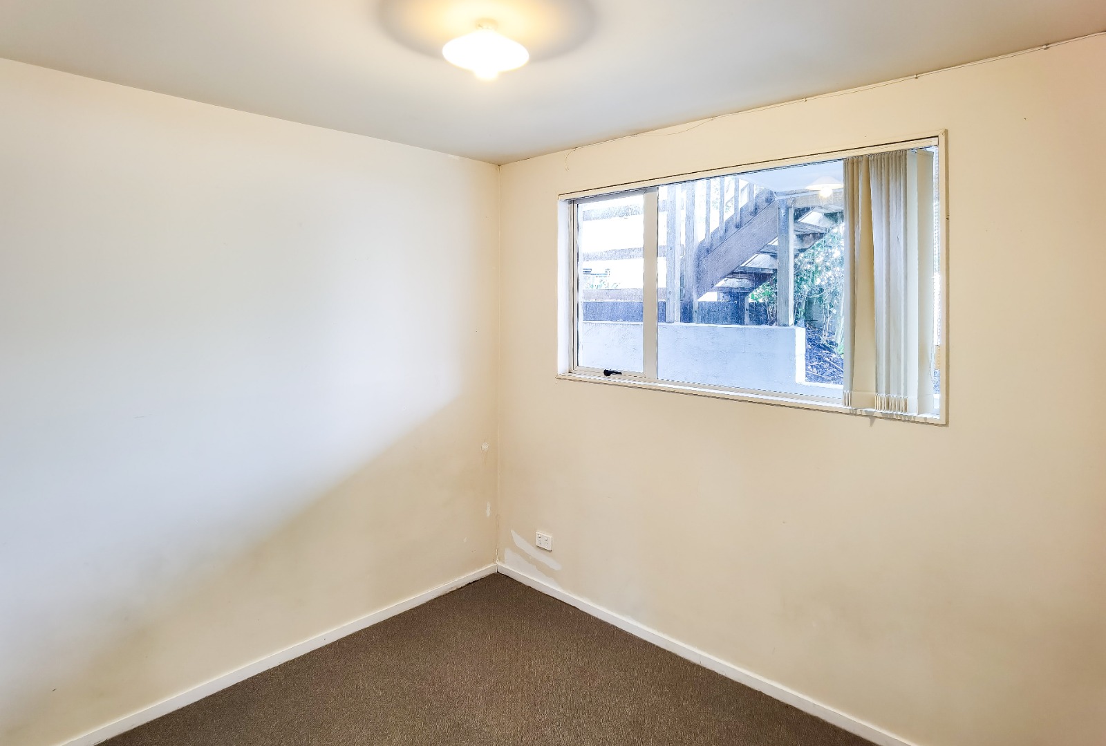 2 bedroom downstairs apartment photo