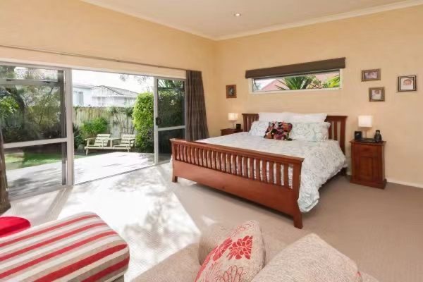 5 bedroom Family Home in Half Moon Bay photo