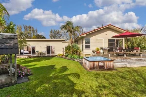 5 bedroom Family Home in Half Moon Bay photo