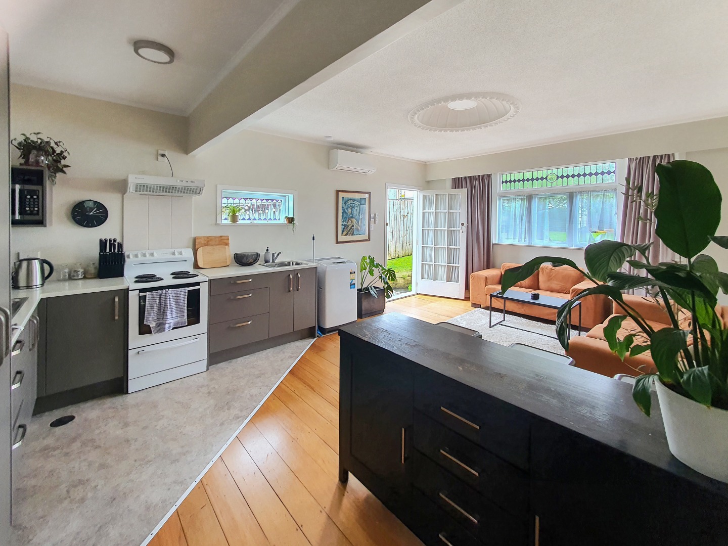 GLEN EDEN/KELSTON - 2 Bedroom home photo