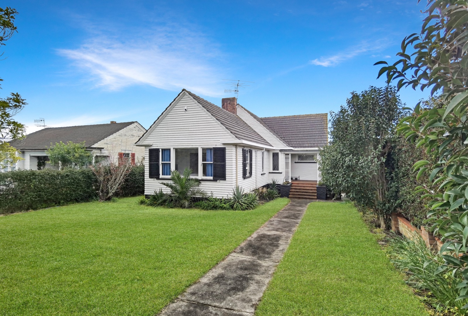 REMUERA -  3 bedroom family home photo