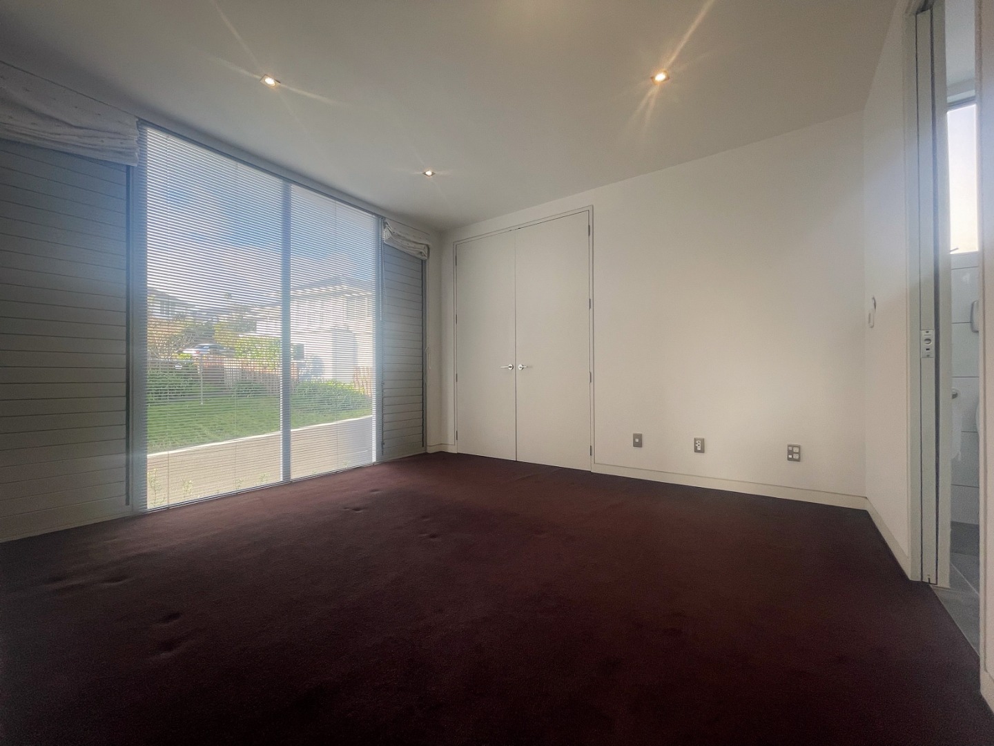 5 bedroom 4 bathroom Family home with Sea view   photo