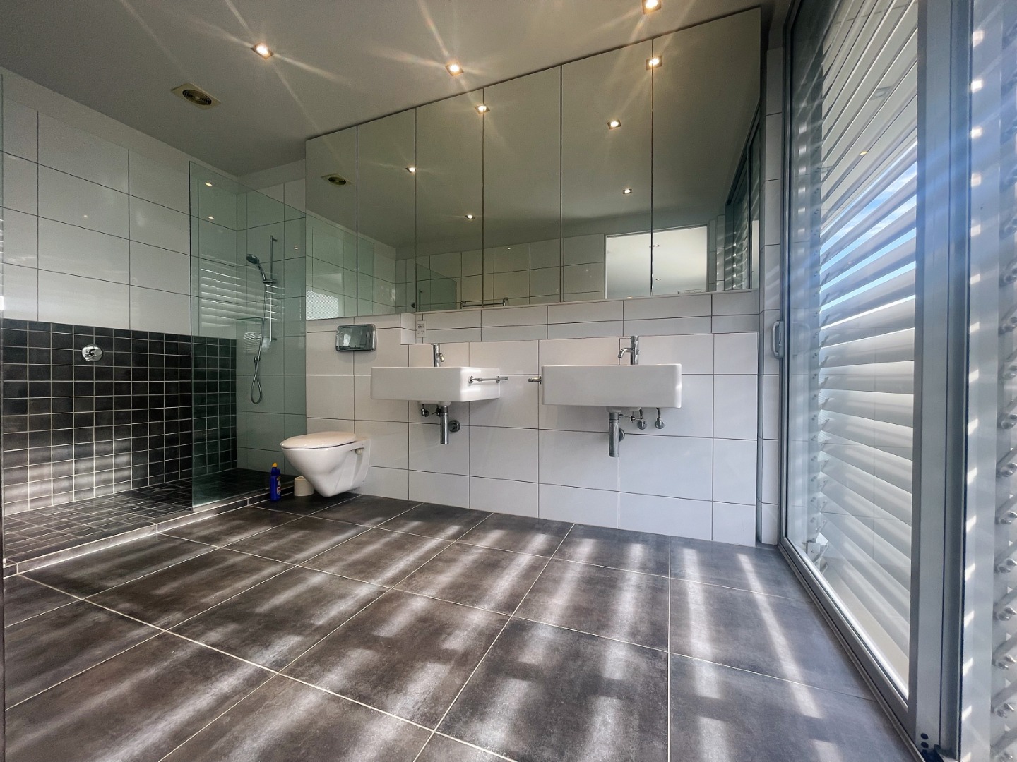 5 bedroom 4 bathroom Family home with Sea view   photo
