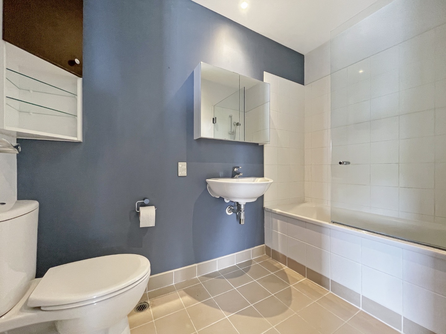 The Mirage - 2 Bedroom, 2 Bathroom, 2 Carparks photo