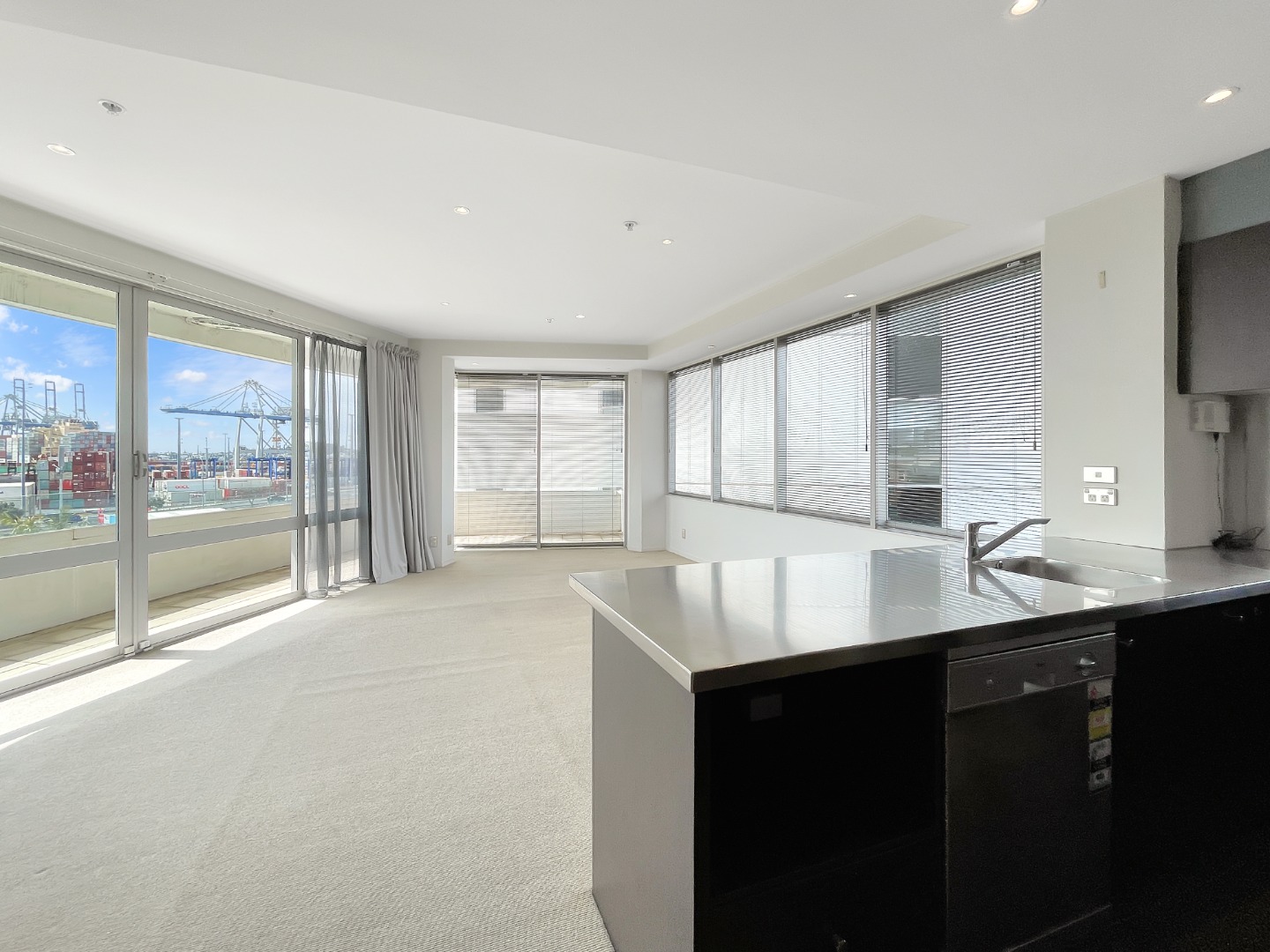 The Mirage - 2 Bedroom, 2 Bathroom, 2 Carparks photo