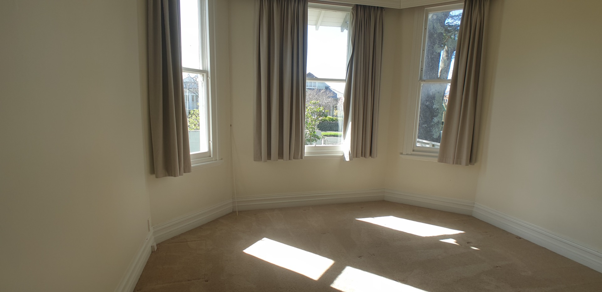 EPSOM - Double Grammar Zone or Groups photo