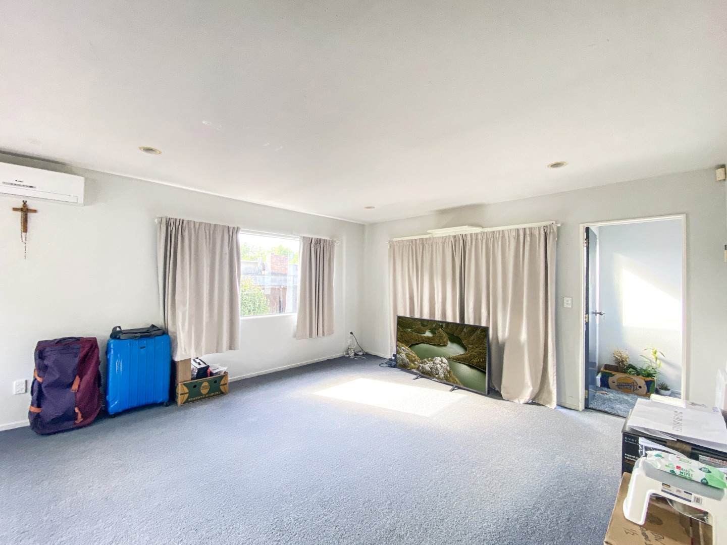 ELLERSLIE - 3 Bedroom House in a good location photo